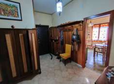 Foto Appartamento con ampie balconate e sottotetto