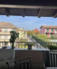 Foto Appartamento di 100 m con 4 locali e posto auto in vendita a Desenzano del Garda