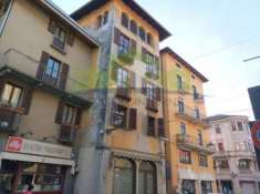 Foto Appartamento di 100 m con 5 locali in vendita a Varallo