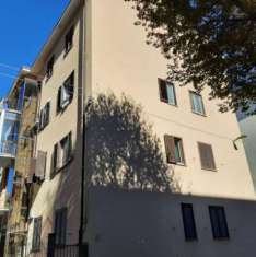 Foto Appartamento di 107 m con 5 locali in vendita a Cuneo