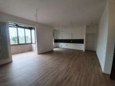 Foto Appartamento di 110 m con 4 locali in vendita a Reggio Emilia