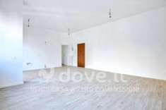 Foto Appartamento di 130 m con 3 locali e box auto in vendita a Varese