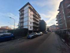 Foto Appartamento di 130 m con 4 locali e box auto in vendita a Pavia