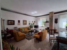 Foto Appartamento di 145 m con 5 locali in vendita a Torino