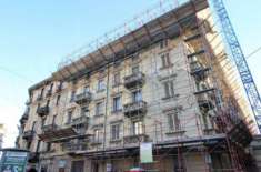 Foto Appartamento di 150 m con 5 locali in vendita a Torino