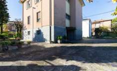 Foto Appartamento di 160 m con pi di 5 locali e posto auto in vendita a Modena
