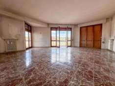 Foto Appartamento Di 180 mq Con Terrazza Panoramica Rif. A214