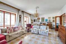 Foto Appartamento di 190 m con 5 locali e posto auto in vendita a Lecce [rif. DV-9759-1]