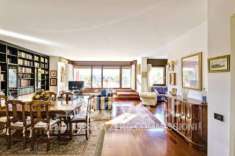 Foto Appartamento di 200 m con 4 locali e box auto in vendita a Varese