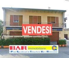 Foto Appartamento di 200 m con 4 locali in vendita a Cento
