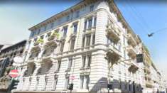 Foto Appartamento di 200 m con 5 locali in vendita a Milano