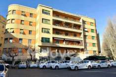 Foto Appartamento di 250 m con 5 locali in vendita a Roma
