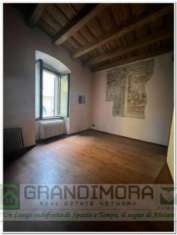 Foto Appartamento di 451 m in vendita a Alzano Lombardo