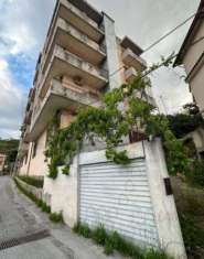 Foto APPARTAMENTO di 5 vani e di 150 mq (MESSINA) rif. 2VS17183