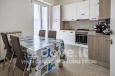 Foto Appartamento di 69 m con 3 locali e posto auto in vendita a Savona [rif. DV-9899-3]