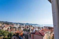 Foto Appartamento di 70 m con 3 locali in vendita a Sanremo