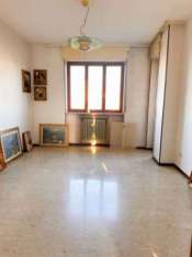 Foto Appartamento di 80 m con 2 locali e box auto in vendita a Corsico