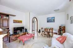 Foto Appartamento di 90 m con 3 locali e box auto in vendita a Besozzo