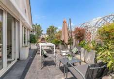 Foto Appartamento di 90 m con 5 locali in vendita a Milano