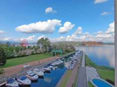 Foto Appartamento di 97 m con 3 locali e posto auto in vendita a Dormelletto