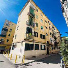 Foto Appartamento in Vendita, 2 Locali, 50 mq (Napoli)