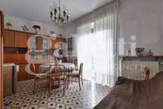 Foto Appartamento in Vendita, 2 Locali, 65 mq (Monza)