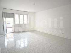 Foto Appartamento in Vendita, 2 Locali, 80 mq (Orte)