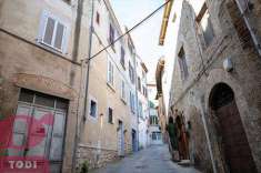 Foto Appartamento in Vendita, 240 mq (Todi)