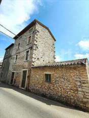 Foto Appartamento in Vendita, 3 Locali, 150 mq (Guardea)