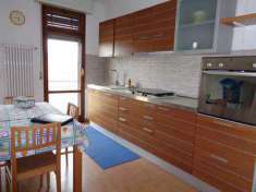 Foto Appartamento in Vendita, 3 Locali, 2 Camere, 105 mq (FABBRICO CE