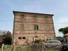Foto Appartamento in Vendita, 3 Locali, 2 Camere, 150 mq (CASTIGLIONE