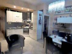 Foto Appartamento in Vendita, 3 Locali, 2 Camere, 80 mq (VENTIMIGLIA)