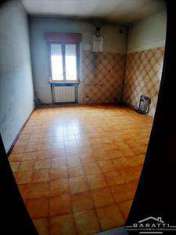 Foto Appartamento in Vendita, 3 Locali, 2 Camere, 90 mq (OSTIGLIA)