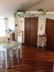 Foto Appartamento in Vendita, 3 Locali, 2 Camere, 90 mq (SAN SEVERINO