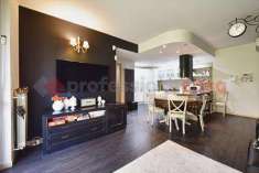 Foto Appartamento in Vendita, 3 Locali, 80 mq (Limbiate)