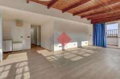 Foto Appartamento in Vendita, 3 Locali, 80 mq (Roma)