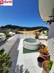 Foto Appartamento in Vendita, pi di 6 Locali, 146 mq (Poggibonsi)