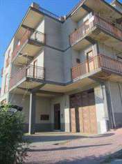 Foto Appartamento in Vendita, pi di 6 Locali, 2 Camere, 150 mq (NARO