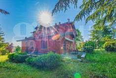 Foto Appartamento in Vendita, pi di 6 Locali, 218 mq (Cumiana)