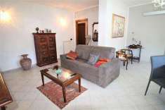 Foto Appartamento in Vendita, pi di 6 Locali, 3 Camere, 120 mq (AULL