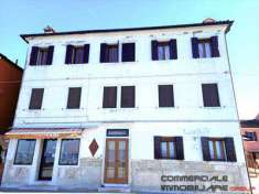 Foto Appartamento in Vendita, pi� di 6 Locali, 3 Camere, 130 mq (VENE