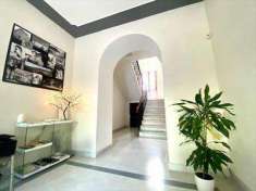 Foto Appartamento in Vendita, pi di 6 Locali, 3 Camere, 190 mq (CARR