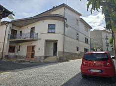 Foto Appartamento in Vendita, pi di 6 Locali, 370 mq (Tornimparte)