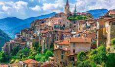 Foto Appartamento in Vendita, pi di 6 Locali, 6 Camere, 200 mq (APRI