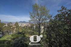 Foto Appartamento in Vendita, pi di 6 Locali, 600 mq (Napoli)