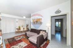 Foto Appartamento in vendita a Aci Castello - 4 locali 110mq