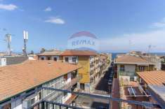 Foto Appartamento in vendita a Aci Castello