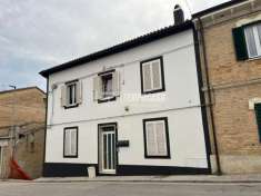 Foto Appartamento in vendita a Agugliano