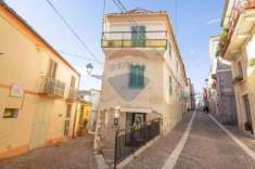 Foto Appartamento in vendita a Alanno - 5 locali 169mq