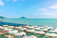Foto Appartamento in vendita a Alassio